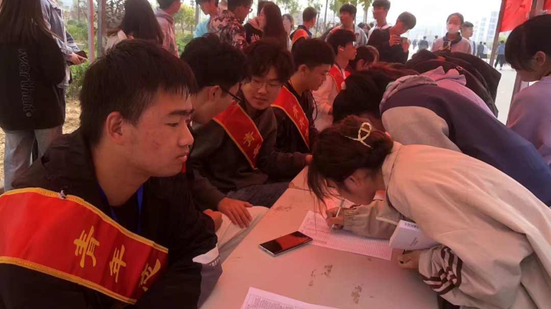 河北科技學院在河北省第六屆最熱公益校園“益動低碳”活動中獲得全國高校第20名，河北省第7名，榮獲＇益動低碳＇優秀組織稱號